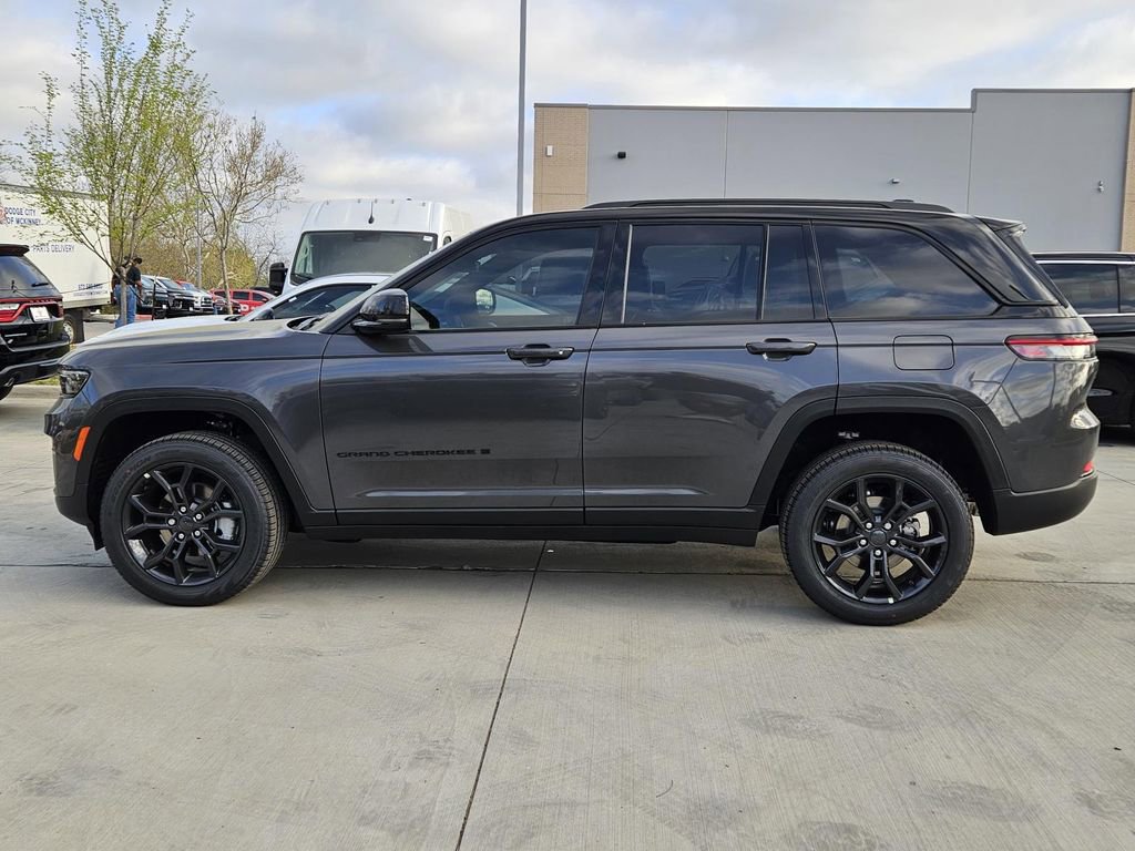 New 2025 Jeep Grand Cherokee Limited image 2