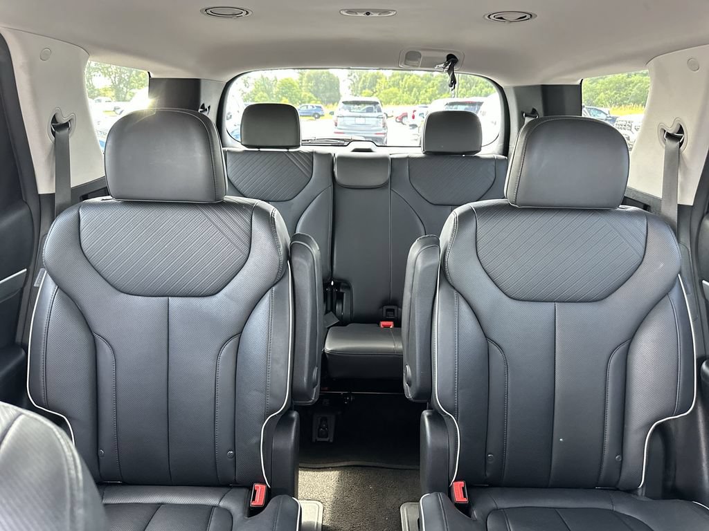 Used 2025 Hyundai Palisade SEL FWD image 13
