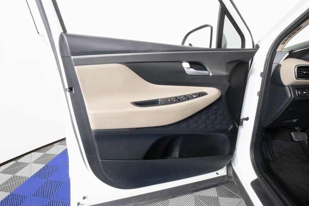 Used 2020 Hyundai Santa Fe SE image 9