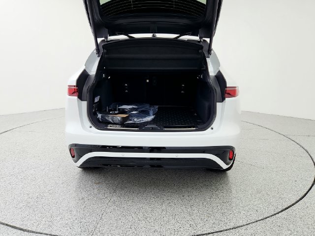 Certified 2026 Jaguar F-PACE R-Dynamic S AWD/4WD image 19