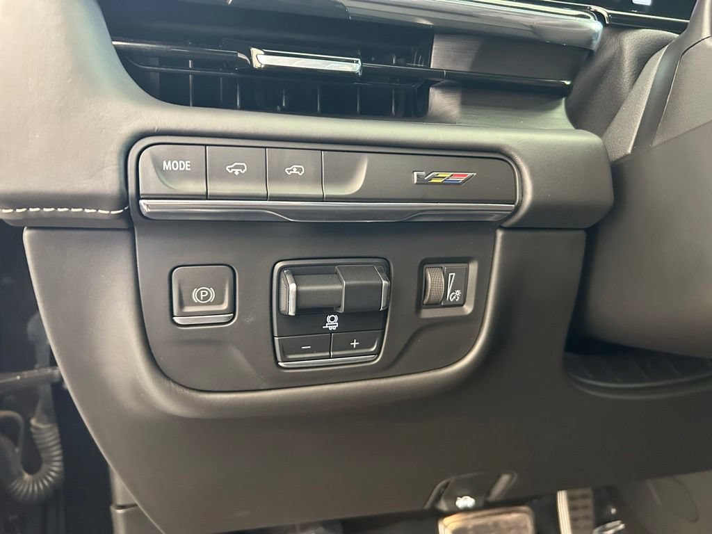 Used 2023 Cadillac Escalade V w/ Heavy-Duty Trailer Package AWD/4WD image 51
