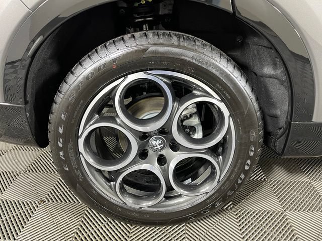 Used 2026 Alfa Romeo Tonale AWD/4WD image 12
