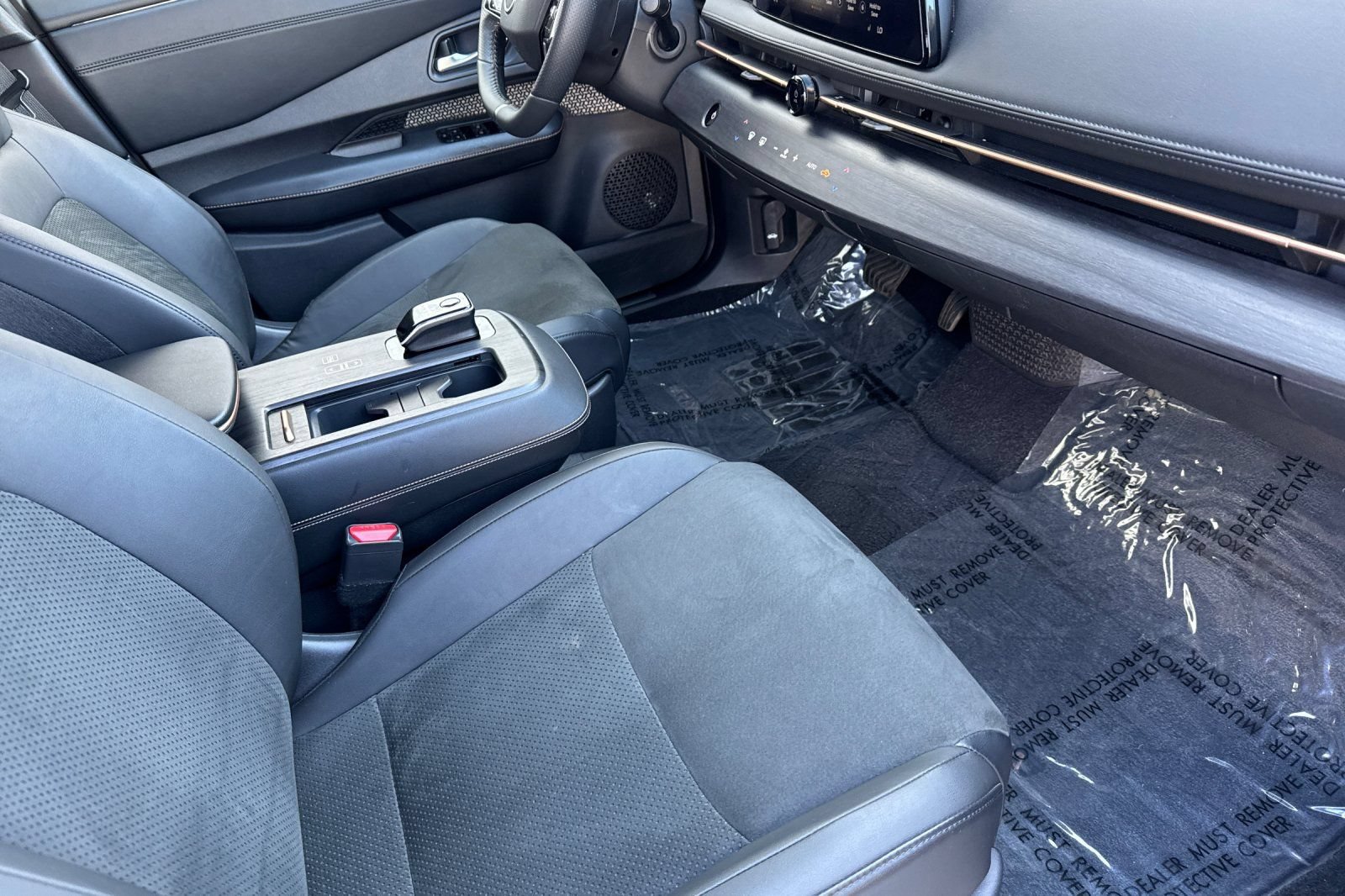 Certified 2023 Nissan Ariya AWD image 18
