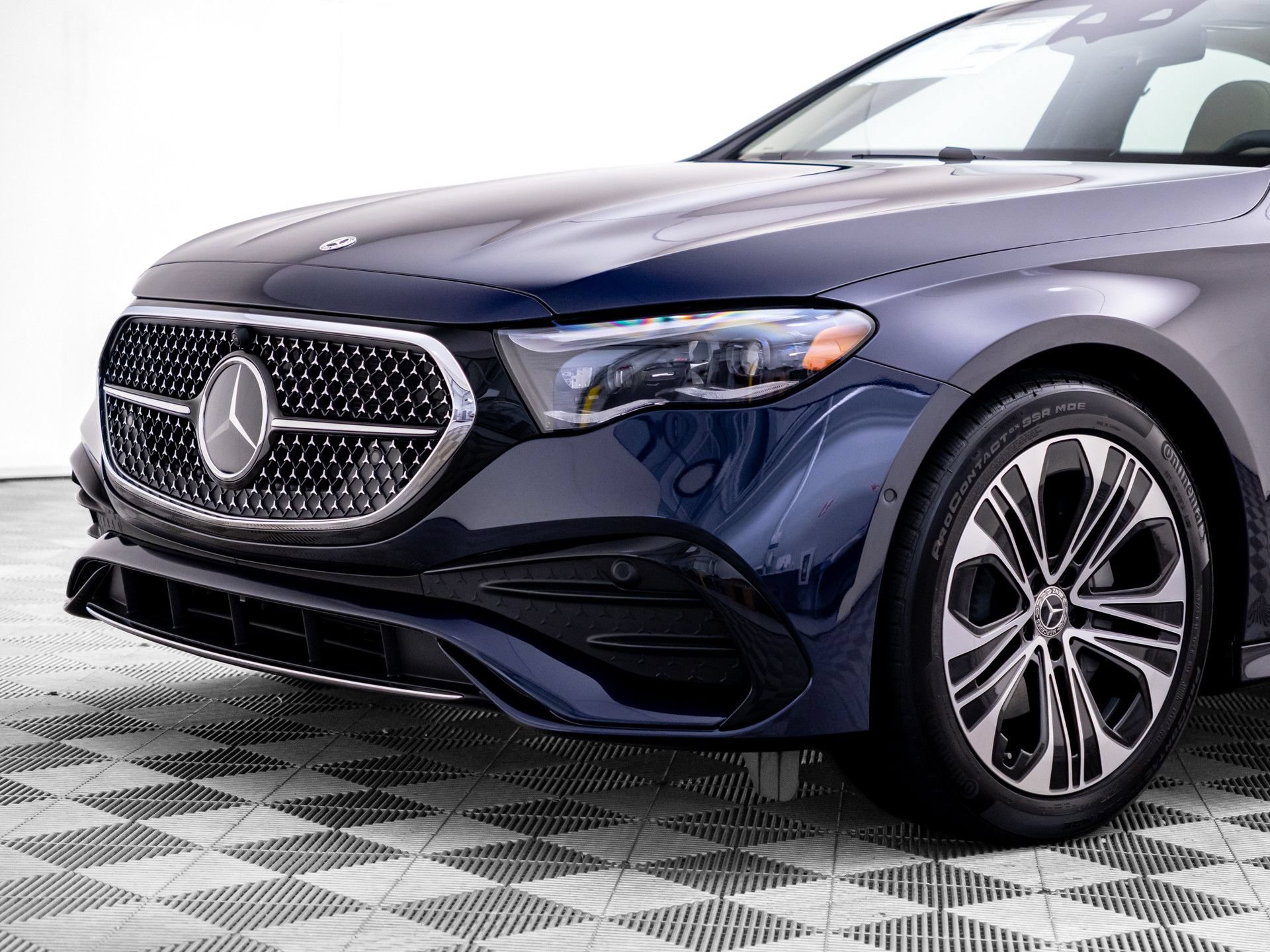 New 2026 Mercedes-Benz E 350 4MATIC Sedan image 40