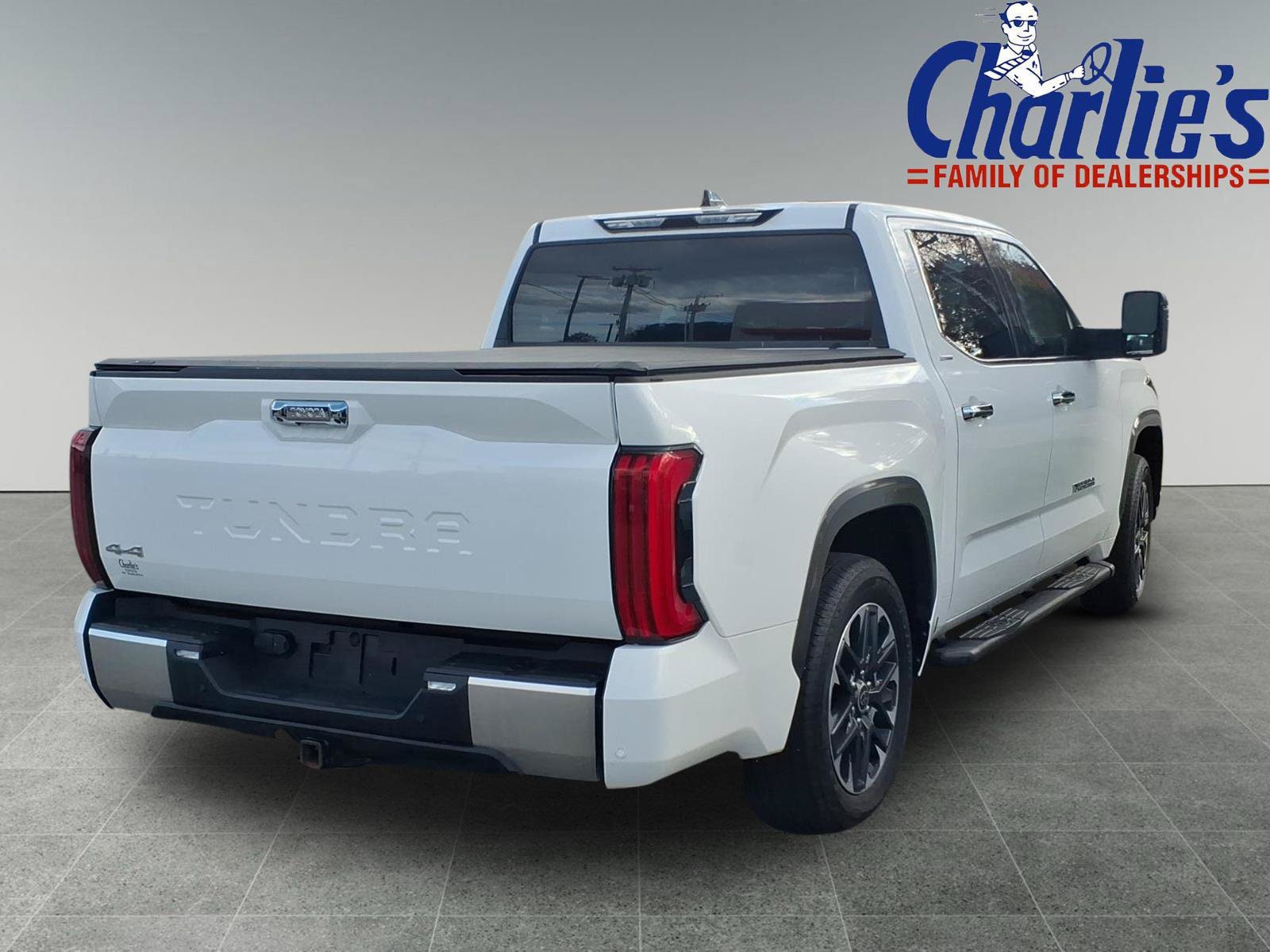 Used 2023 Toyota Tundra Limited w/ Power Package AWD/4WD image 4