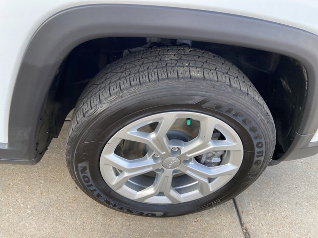 Used 2024 Jeep Compass Latitude image 31