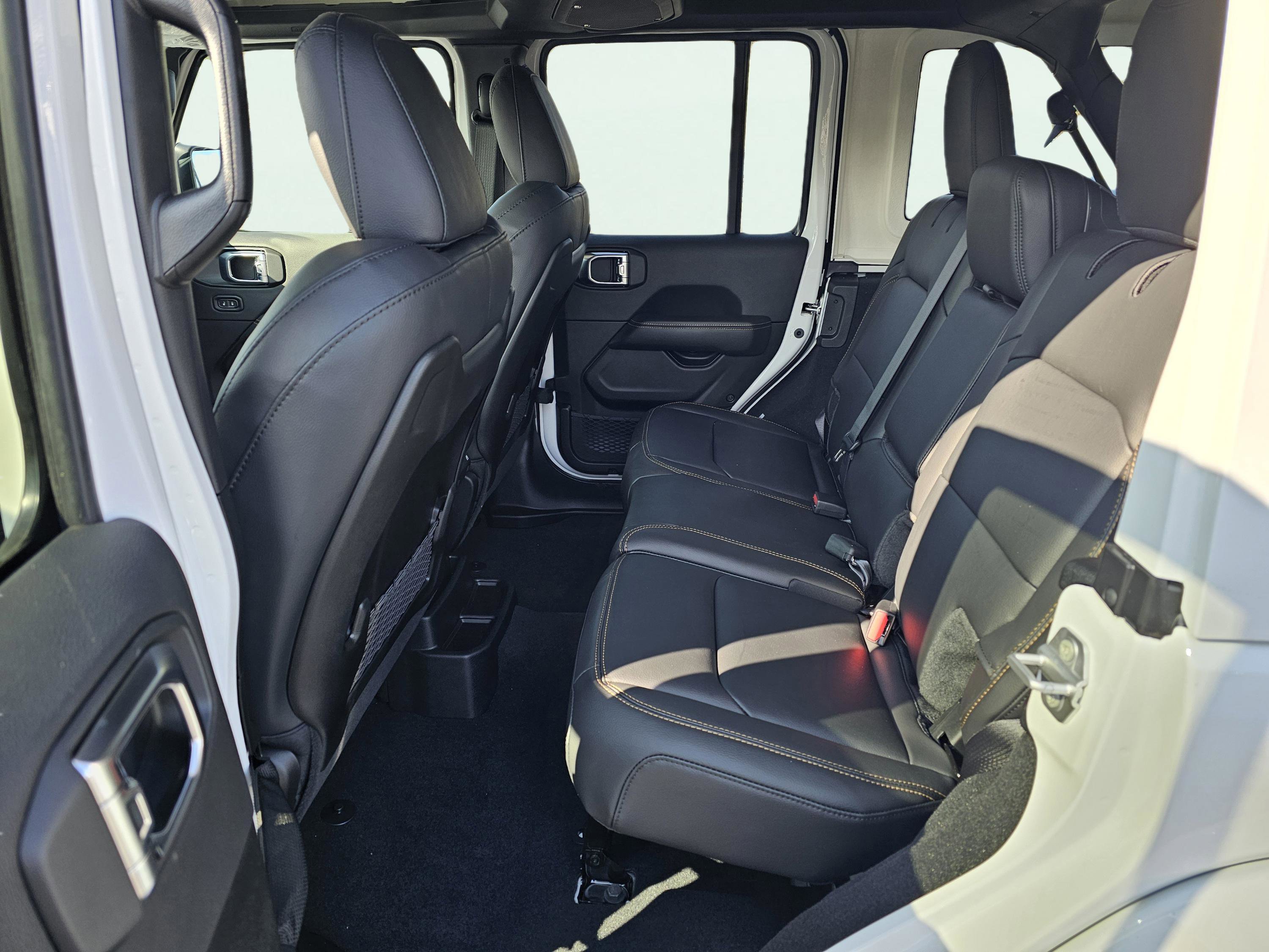 New 2026 Jeep Wrangler Unlimited Sahara AWD/4WD image 32