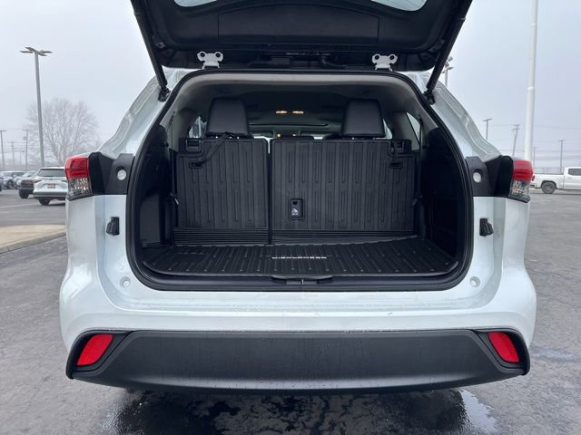 Certified 2022 Toyota Highlander XLE image 41