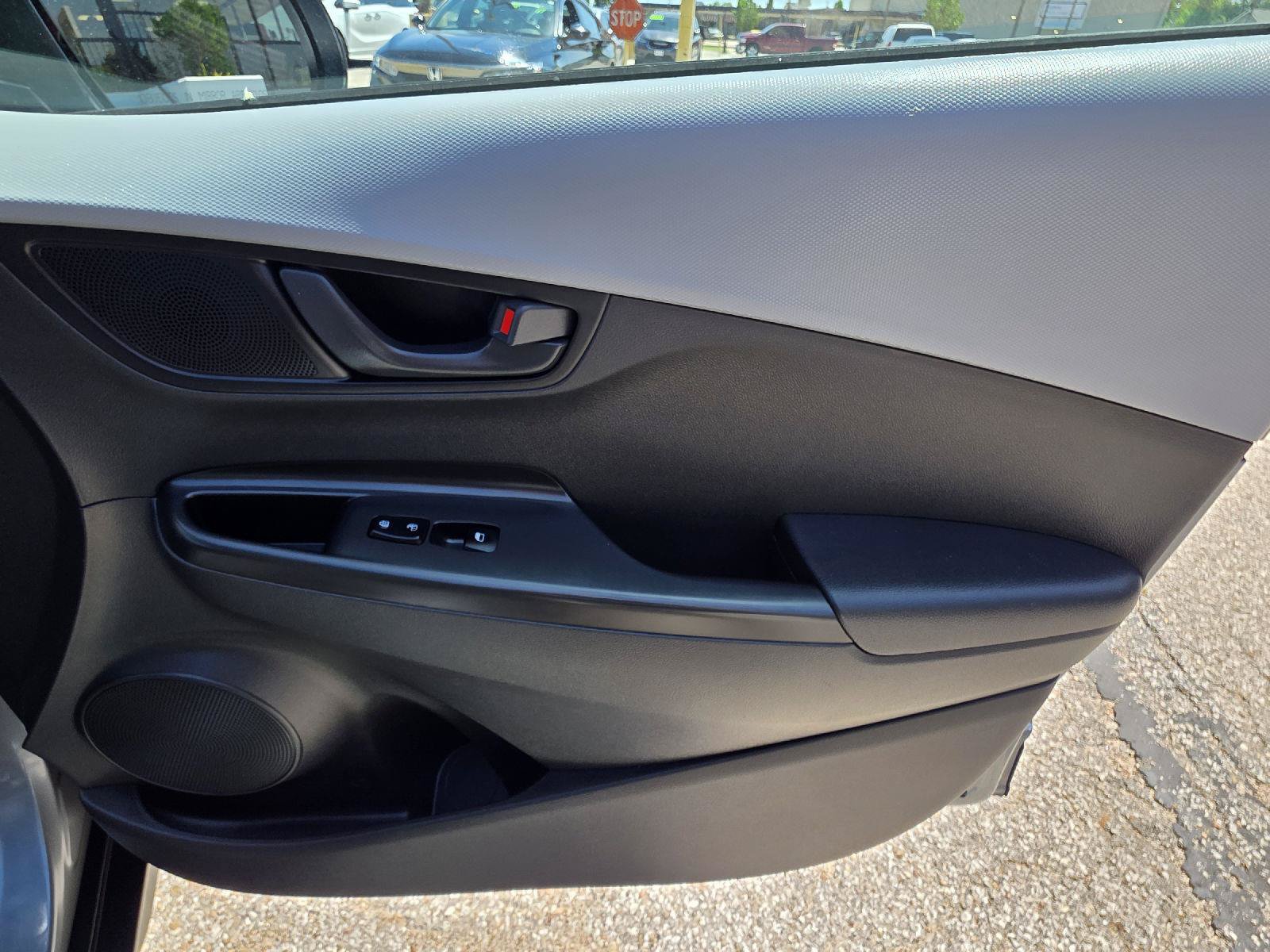 Used 2020 Hyundai Kona SE FWD image 26