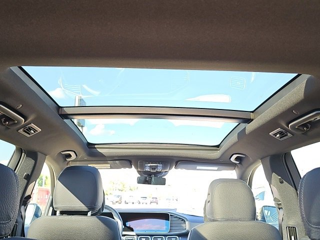 New 2026 Mercedes-Benz GLS 580 4MATIC image 12