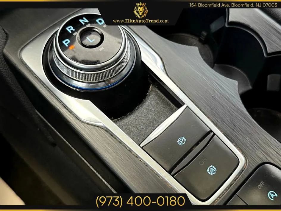 Used 2020 Ford Escape SEL image 18