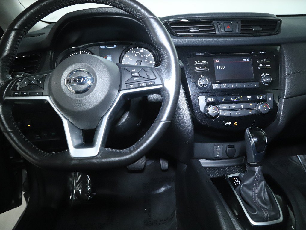 Used 2017 Nissan Rogue SV w/ Sun & Sound Touring Package AWD/4WD image 30