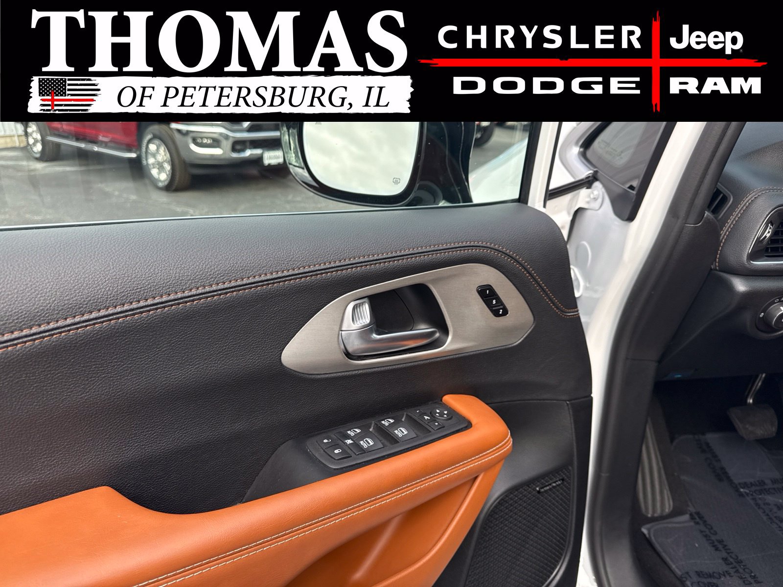 Used 2026 Chrysler Pacifica Pinnacle AWD/4WD image 10