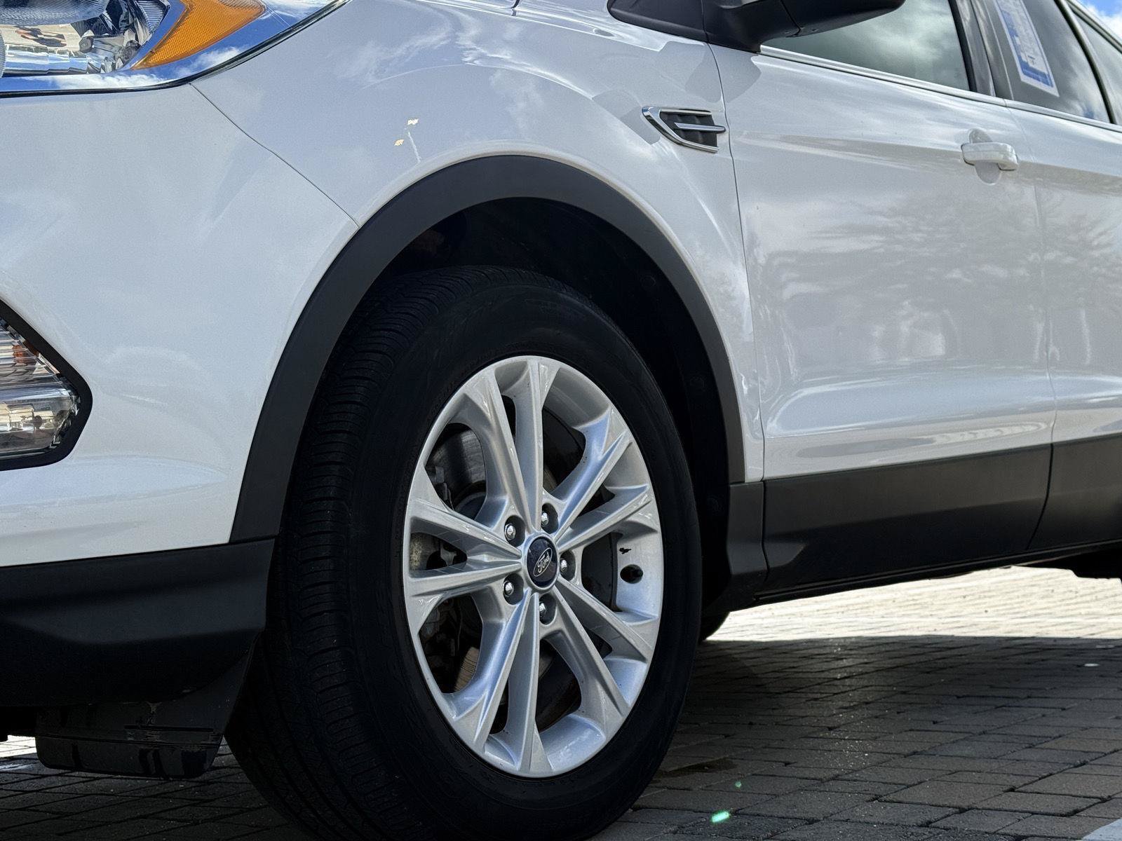 Used 2017 Ford Escape SE AWD/4WD image 8