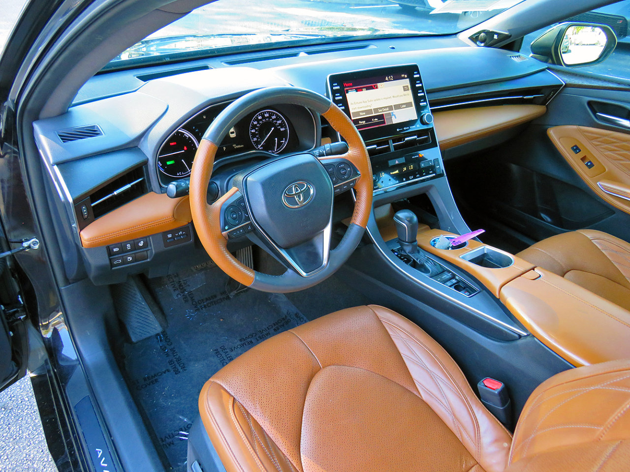 Used 2019 Toyota Avalon Limited image 14