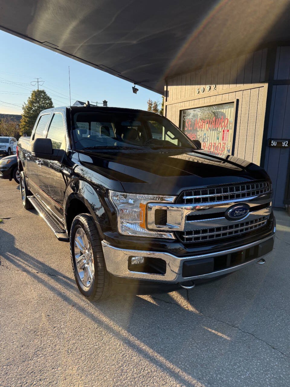 Used 2019 Ford F150 XLT w/ Equipment Group 302A Luxury AWD/4WD image 1