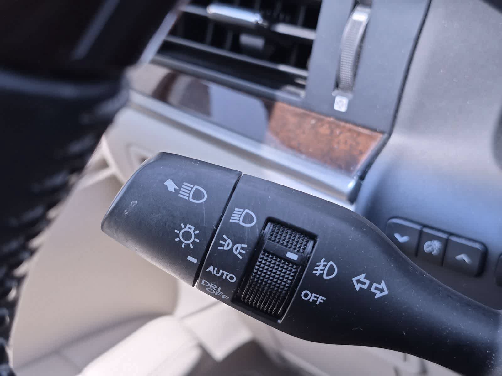 Used 2013 Lexus ES 350 w/ Luxury Pkg FWD image 28