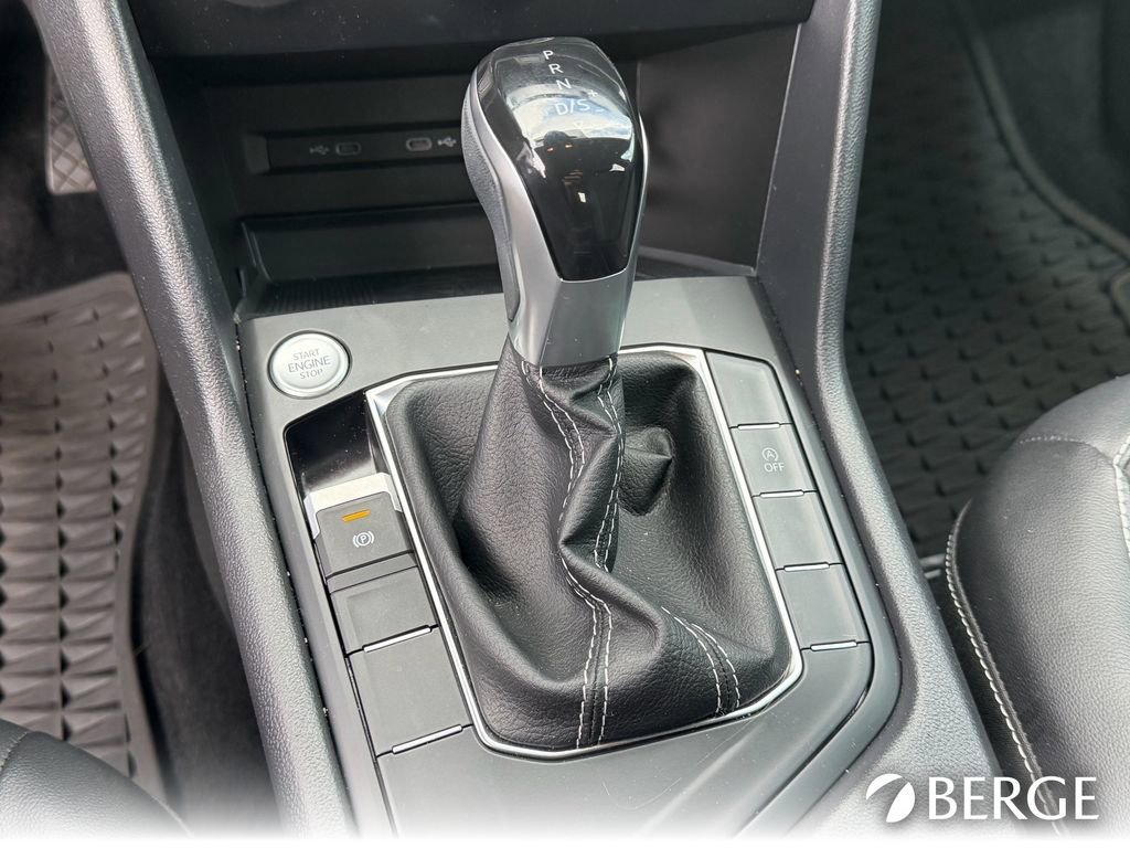 Used 2022 Volkswagen Taos SE FWD image 31