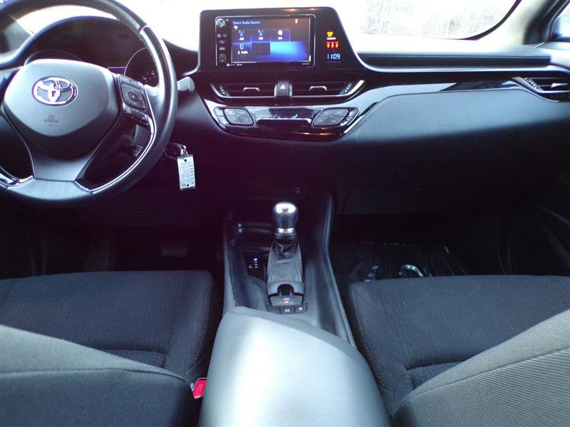 Used 2018 Toyota C-HR XLE image 29