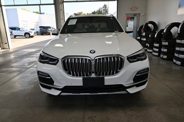 Used 2021 BMW X5 xDrive40i w/ Premium Package image 2