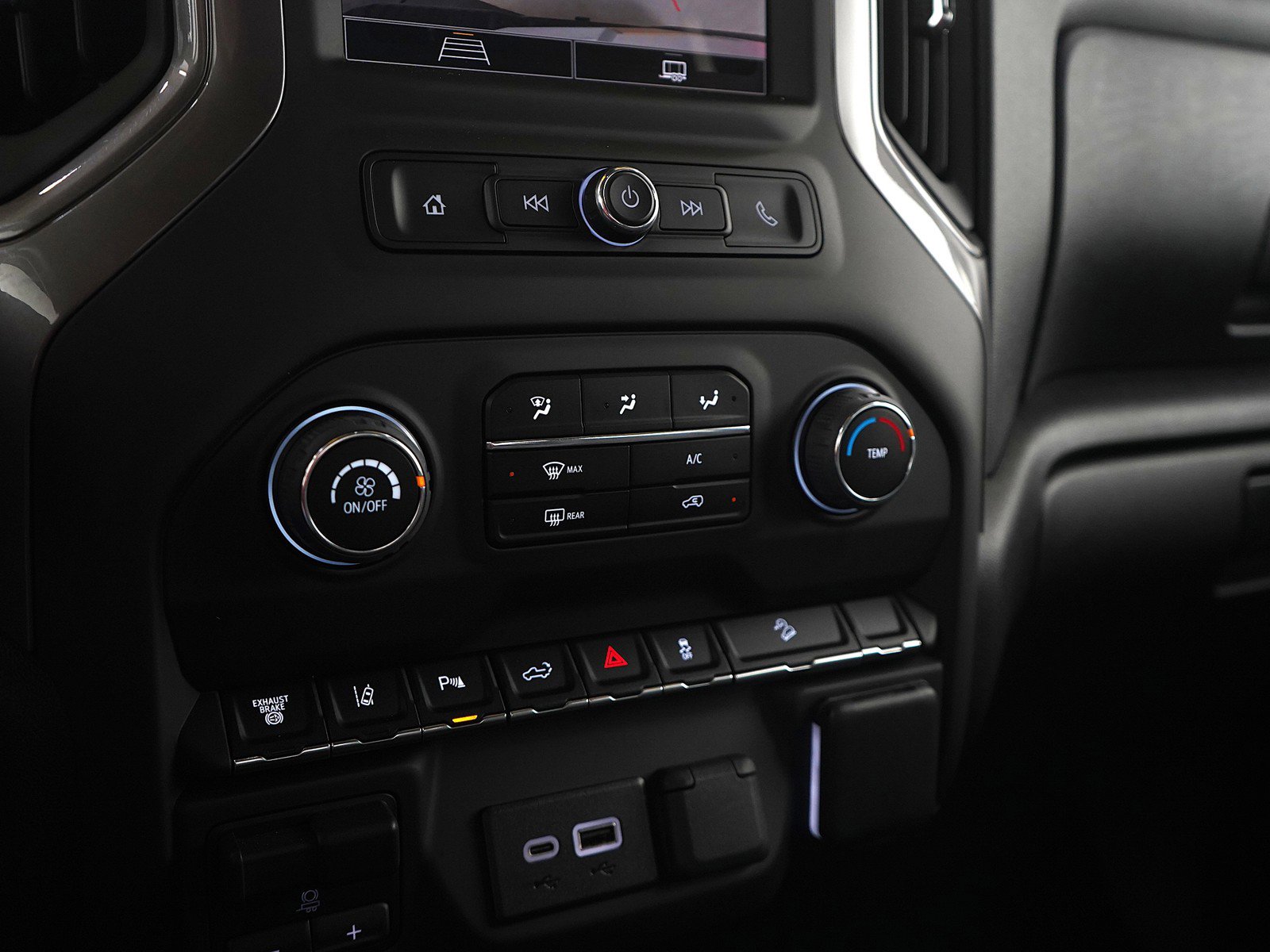 Used 2024 Chevrolet Silverado 2500 Custom w/ Custom Value Package image 22