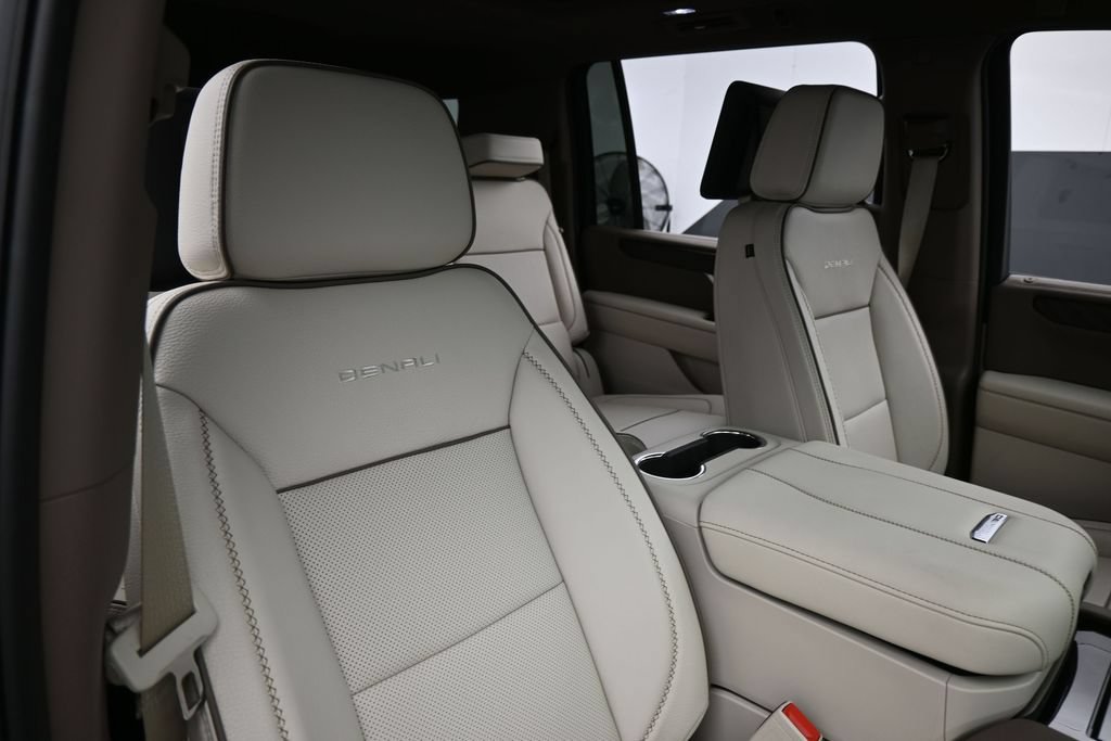 Used 2026 GMC Yukon XL Denali w/ Denali Reserve Package AWD/4WD image 52