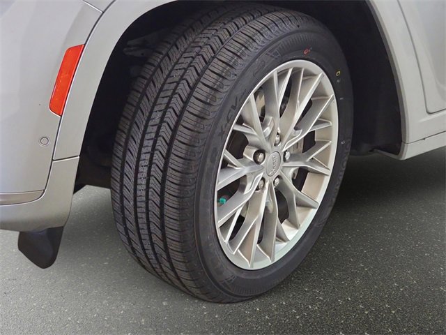 Used 2023 Jeep Grand Cherokee L Summit w/ Advanced Protech Group IV image 34