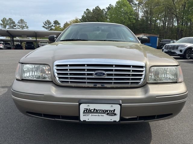 Used 2003 Ford Crown Victoria RWD image 8