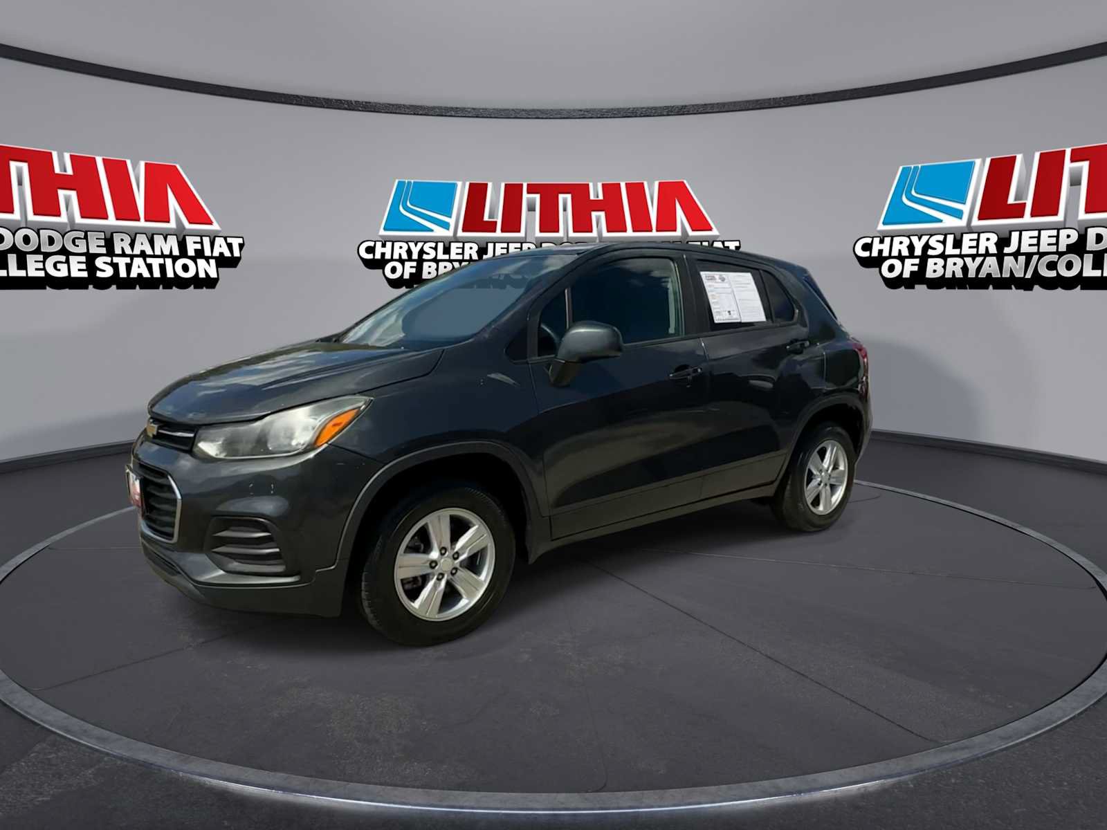 Used 2020 Chevrolet Trax LS w/ Tint and Cruise Package AWD/4WD image 4