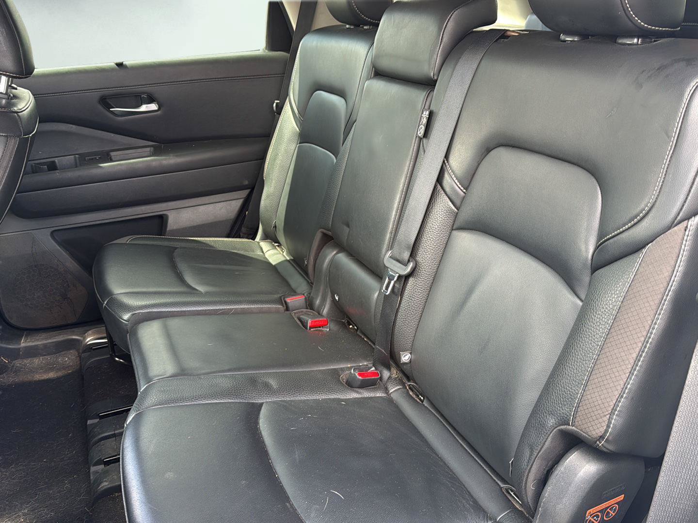 Used 2024 Nissan Pathfinder SL FWD image 21