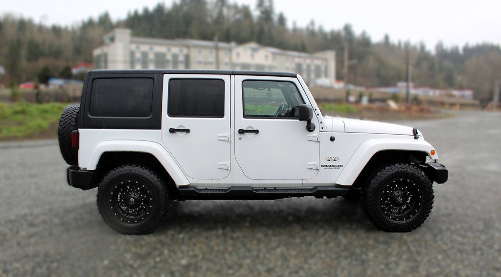 Used 2017 Jeep Wrangler Unlimited Sahara image 8