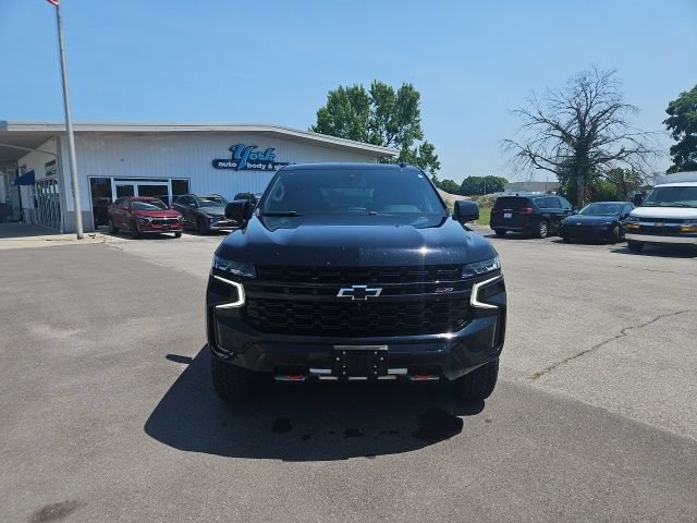 Used 2023 Chevrolet Tahoe Z71 w/ Luxury Package AWD/4WD image 3