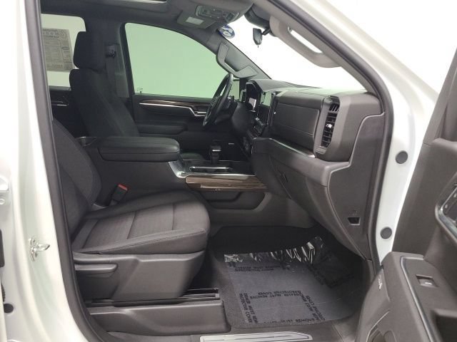 Used 2026 Chevrolet Silverado 1500 LT Trail Boss w/ Convenience Package II AWD/4WD image 15
