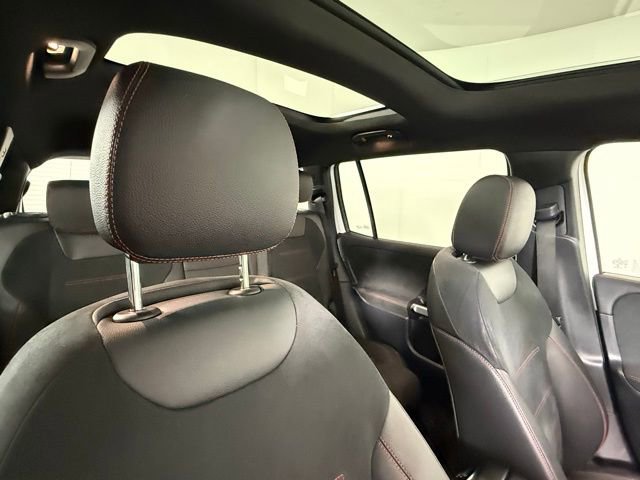 Used 2021 Mercedes-Benz GLB 250 image 34