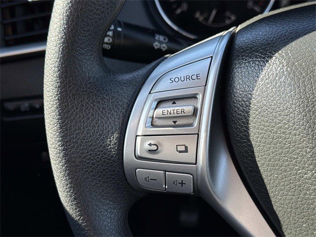 Used 2015 Nissan Rogue SV image 24