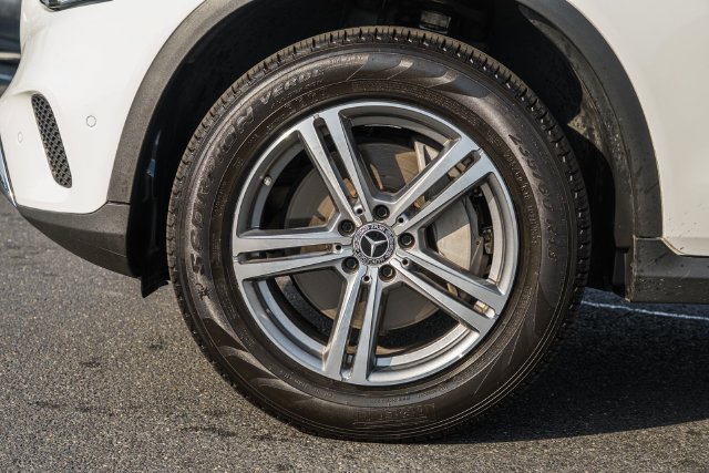 Used 2022 Mercedes-Benz GLC 300 4MATIC image 17