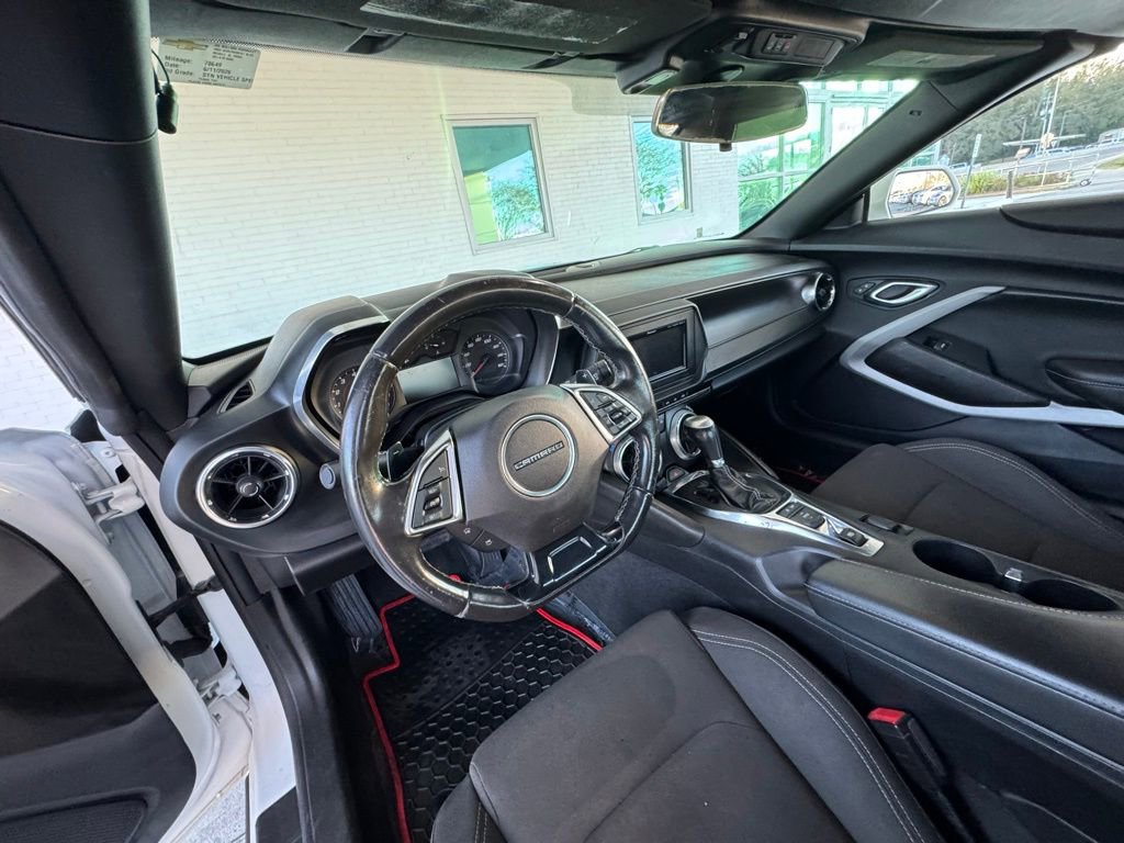 Used 2020 Chevrolet Camaro LT image 17