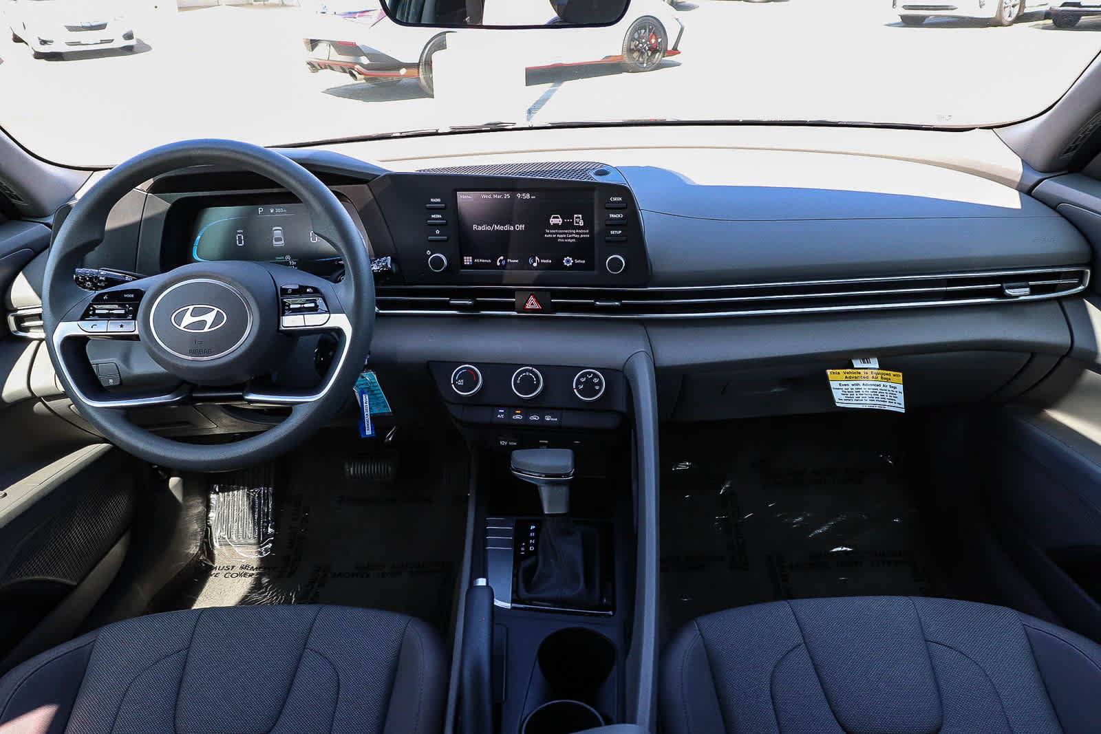 Used 2025 Hyundai Elantra SE w/ Cargo Package FWD image 16