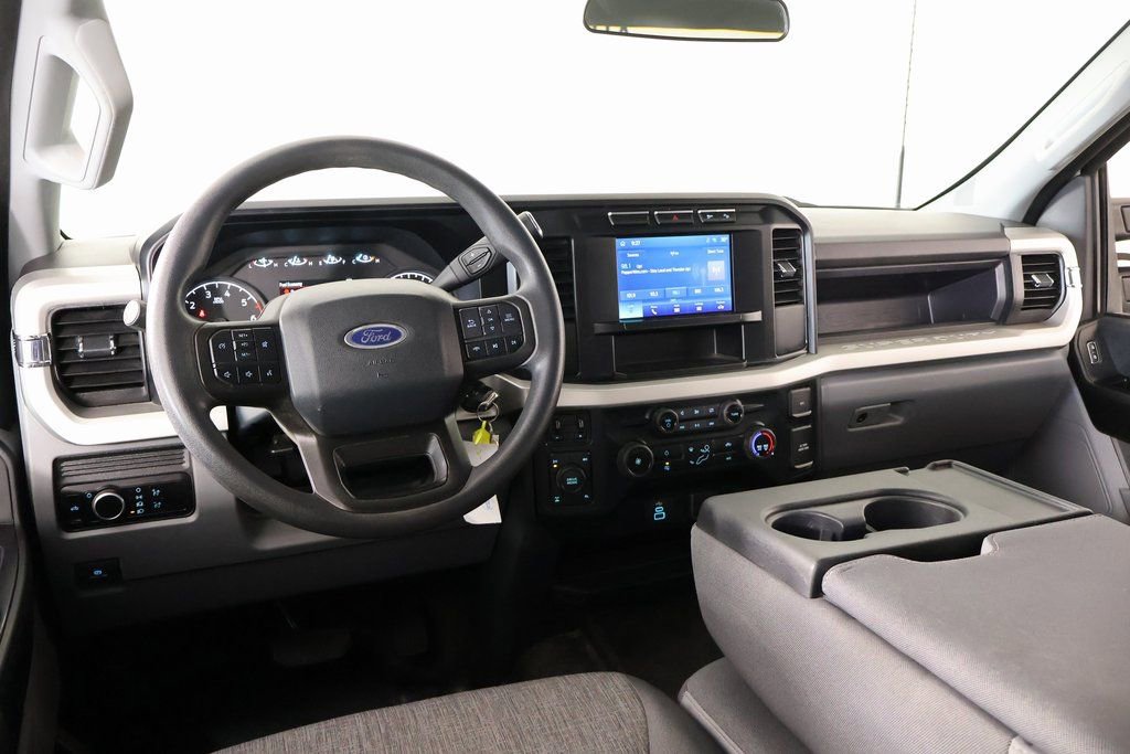 Used 2023 Ford F350 XL w/ FX4 Off-Road Package image 2