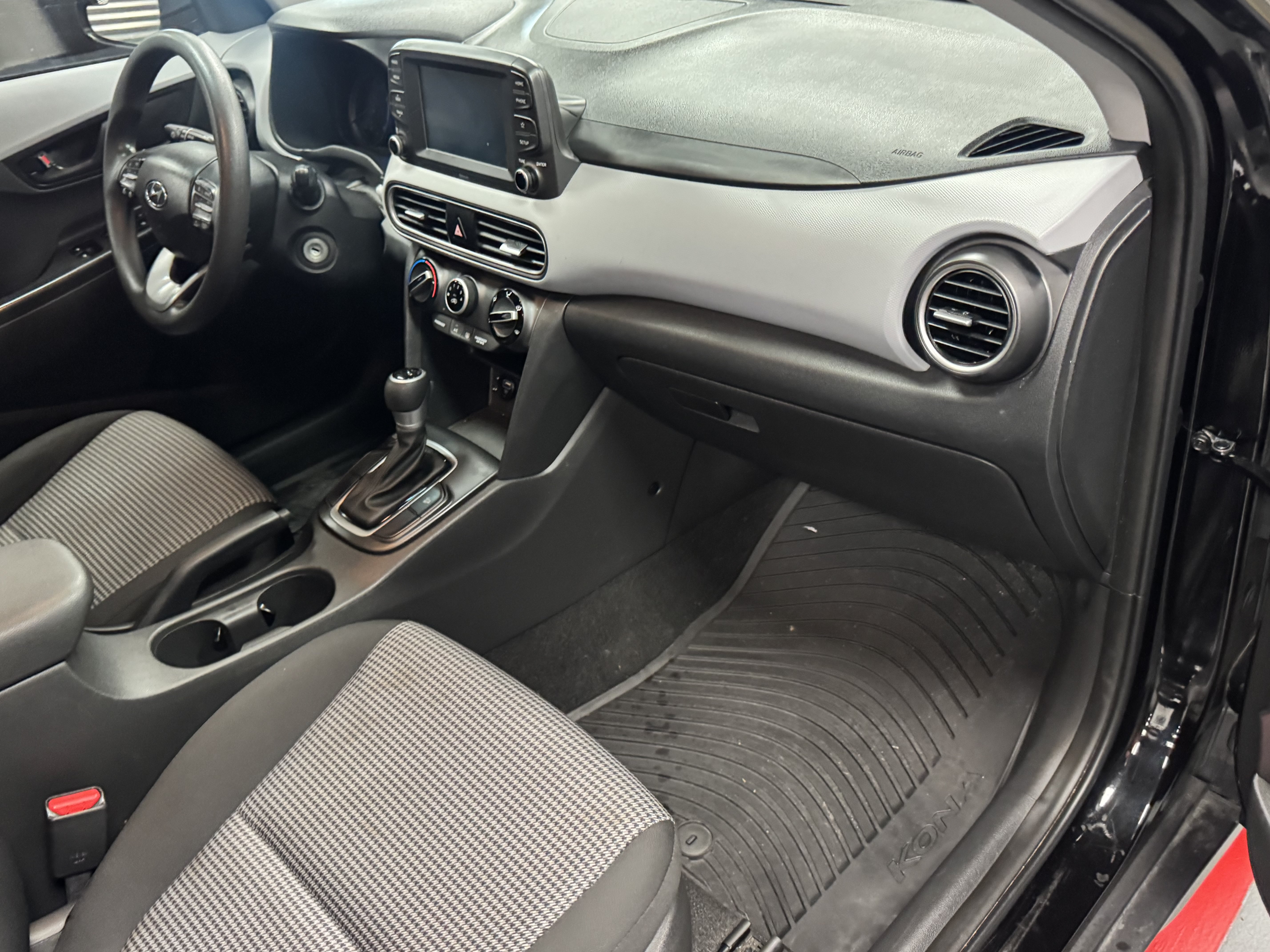 Used 2020 Hyundai Kona SE FWD image 11