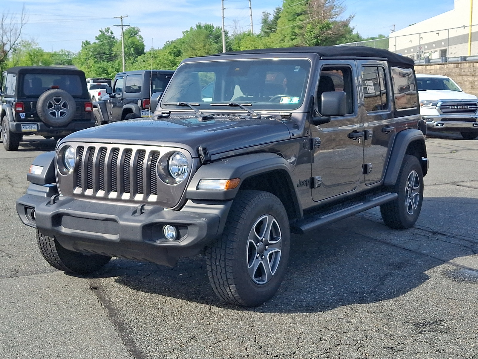 Used 2021 Jeep Wrangler Unlimited Sport AWD/4WD image 3