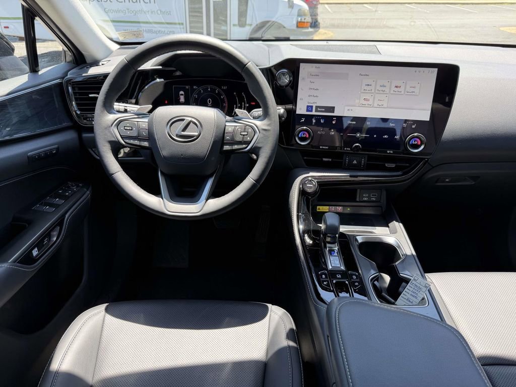 Used 2023 Lexus NX 350 AWD image 8