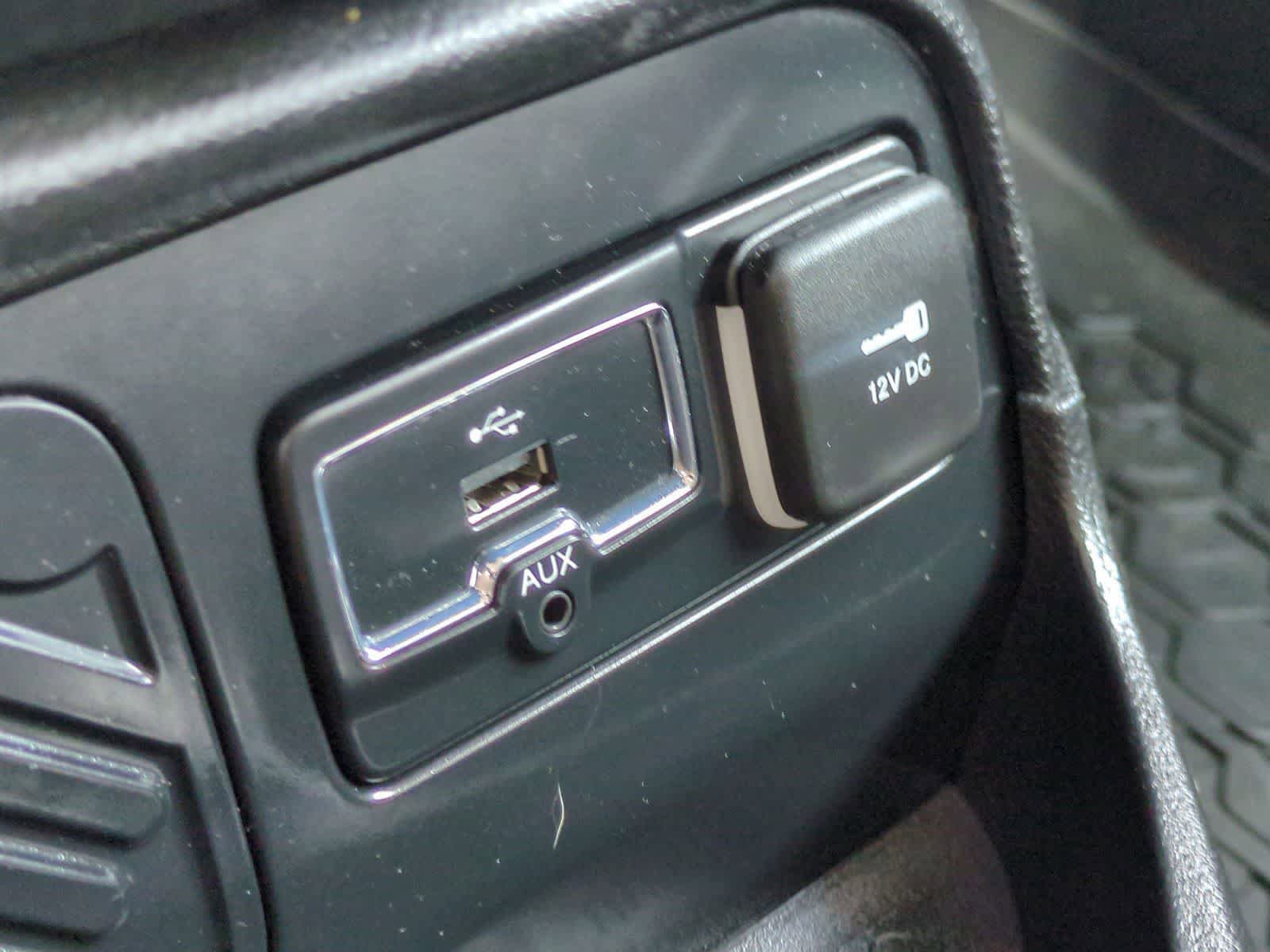 Used 2015 Jeep Renegade Limited FWD image 30