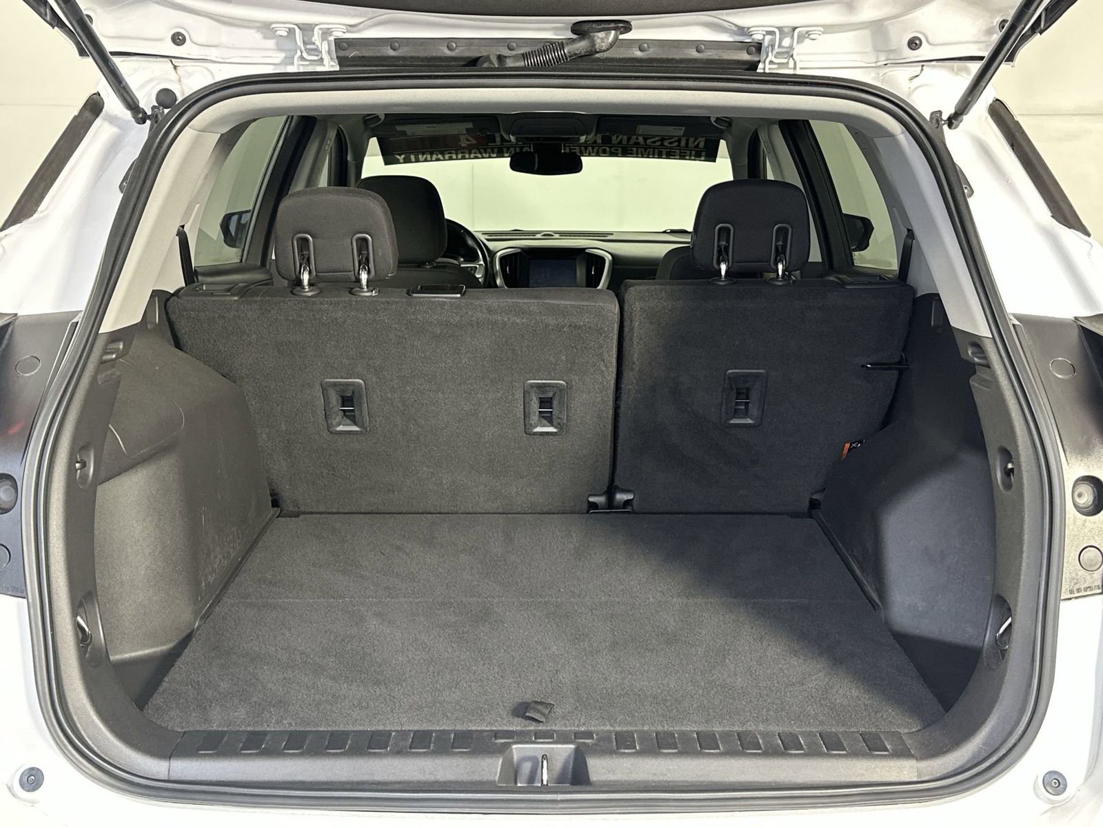 Used 2020 GMC Terrain SLE image 29