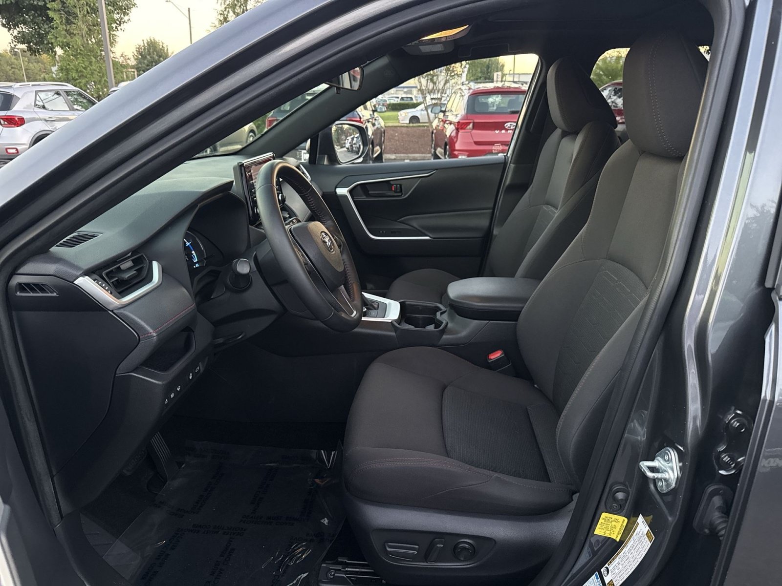 Used 2021 Toyota RAV4 SE w/ Weather & Moonroof Package AWD/4WD image 11