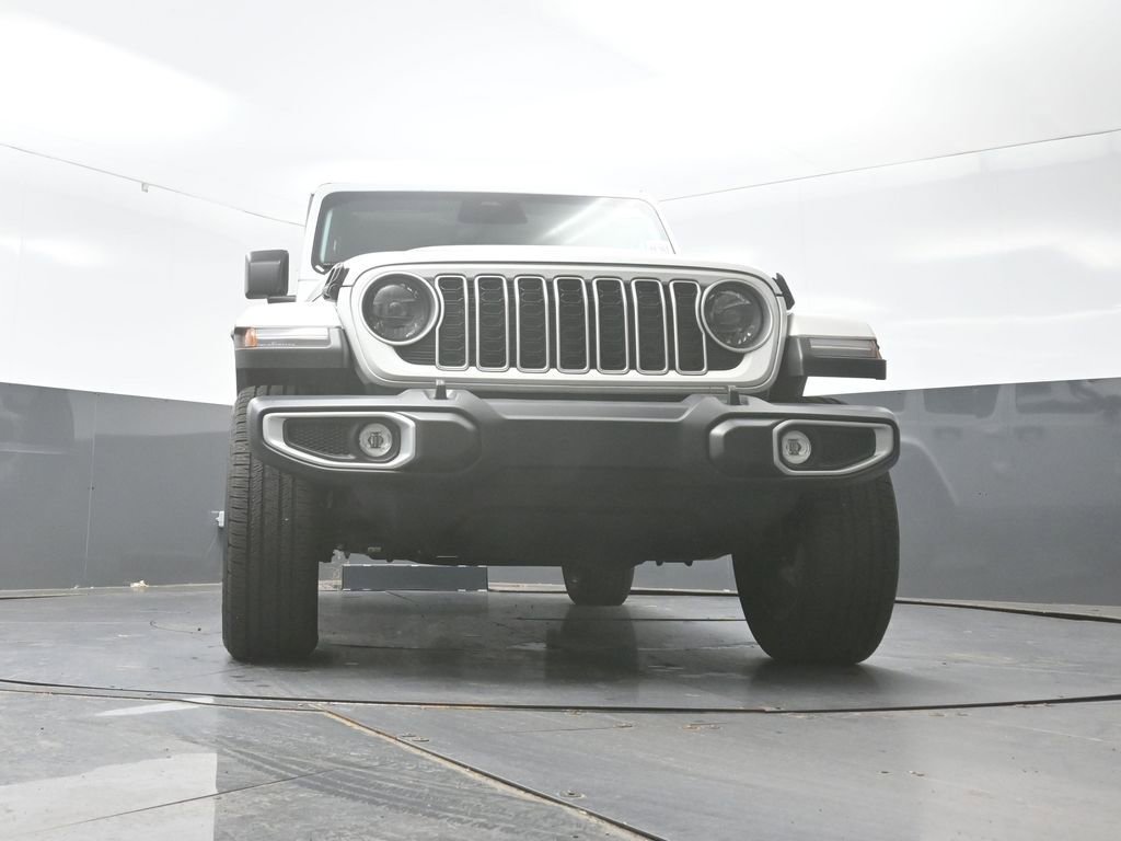 Used 2025 Jeep Wrangler Unlimited Sahara AWD/4WD image 26
