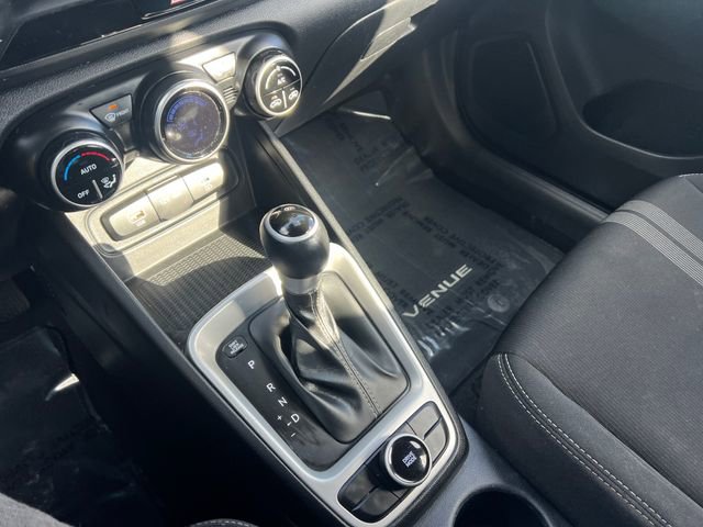 Used 2023 Hyundai Venue SEL image 21