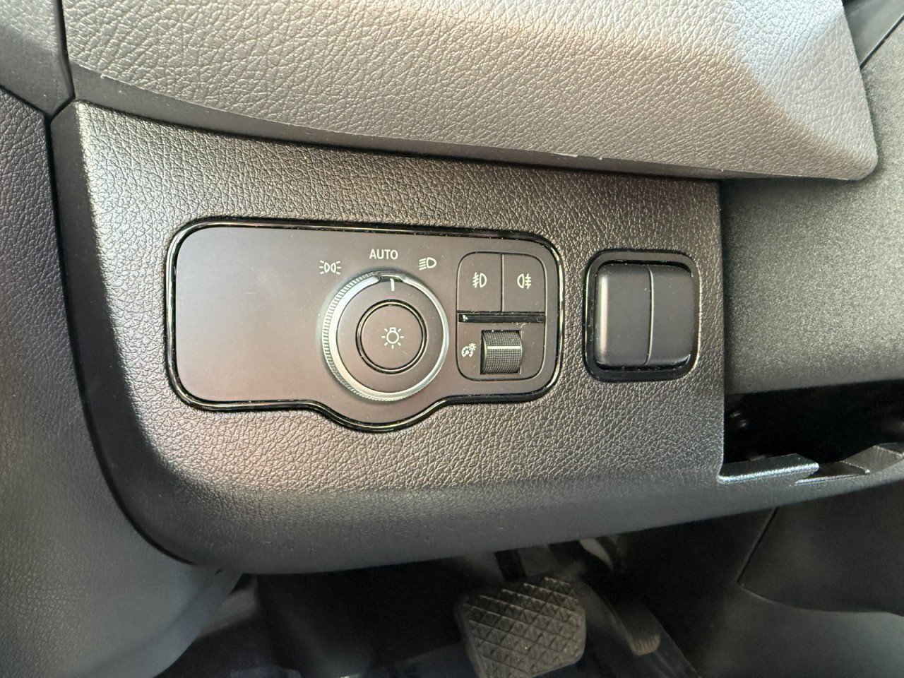 Used 2024 Mercedes-Benz Sprinter 2500 image 22