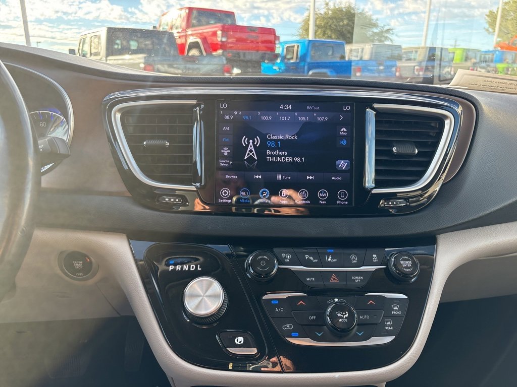 Used 2018 Chrysler Pacifica Touring-L Plus w/ Advanced Safetytec Group image 33