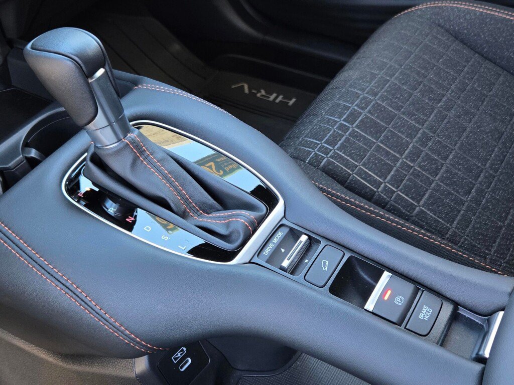 Certified 2025 Honda HR-V Sport image 15